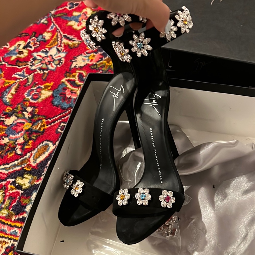 Guseppe zanotti design heels open toe crystals